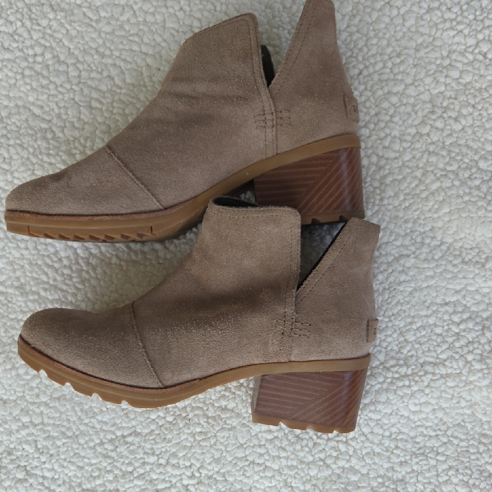 Sorel Boots SIZE 8 Cate Cut Out Ankle Bootie Beige Suede Leather Block Heel